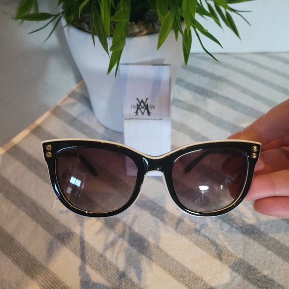 Moschino Sunglasses - Picture 6 of 13